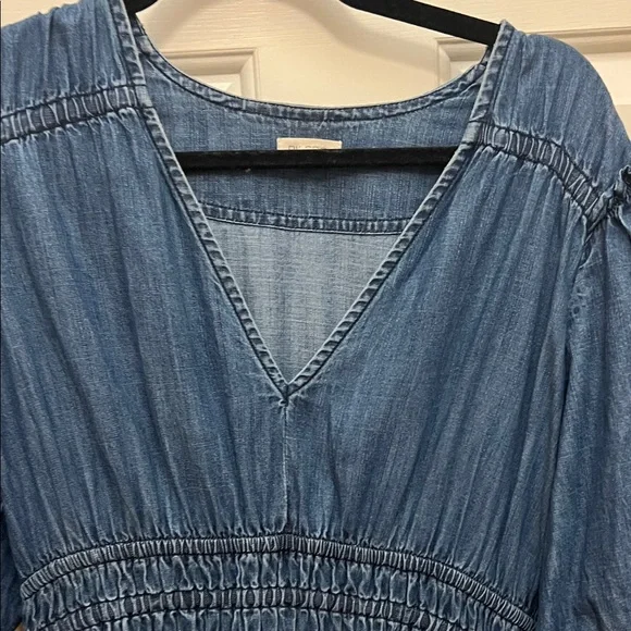 Pilcro puff sleeve V-Neck Denim Midi Dress with Smocked Waist M - Picture 5 of 13